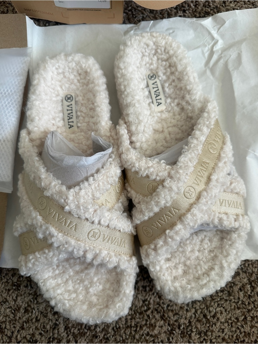 Vivaia Cream Sherpa Slide Sandals - Women's Cozy Fuzzy Slippers